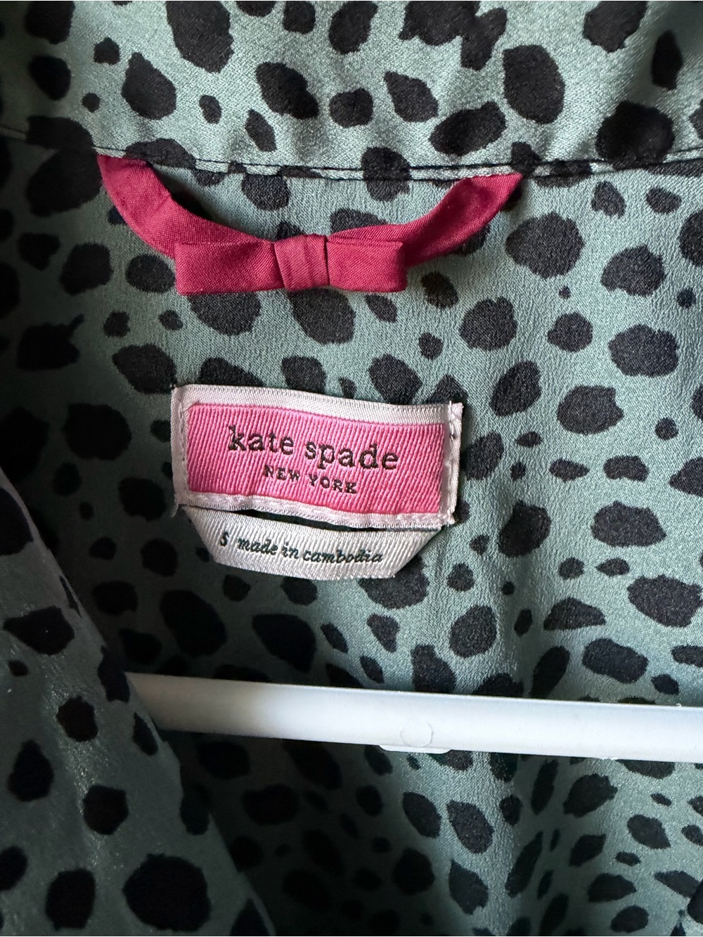 Kate Spade Green Satin Animal Spot Print Pajama Top Pants Sleep Set size small - Picture 6 of 6